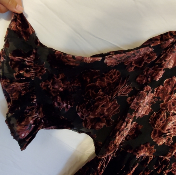 Top - Picture 2 of 4